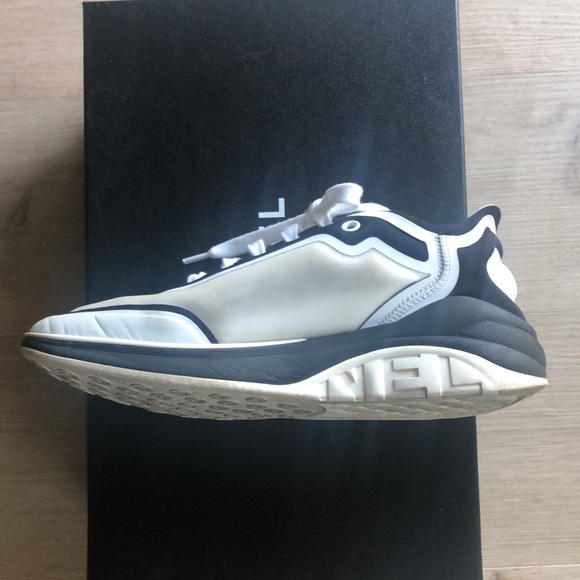 Chanel Sneakers White/ Black - Picture 4 of 4